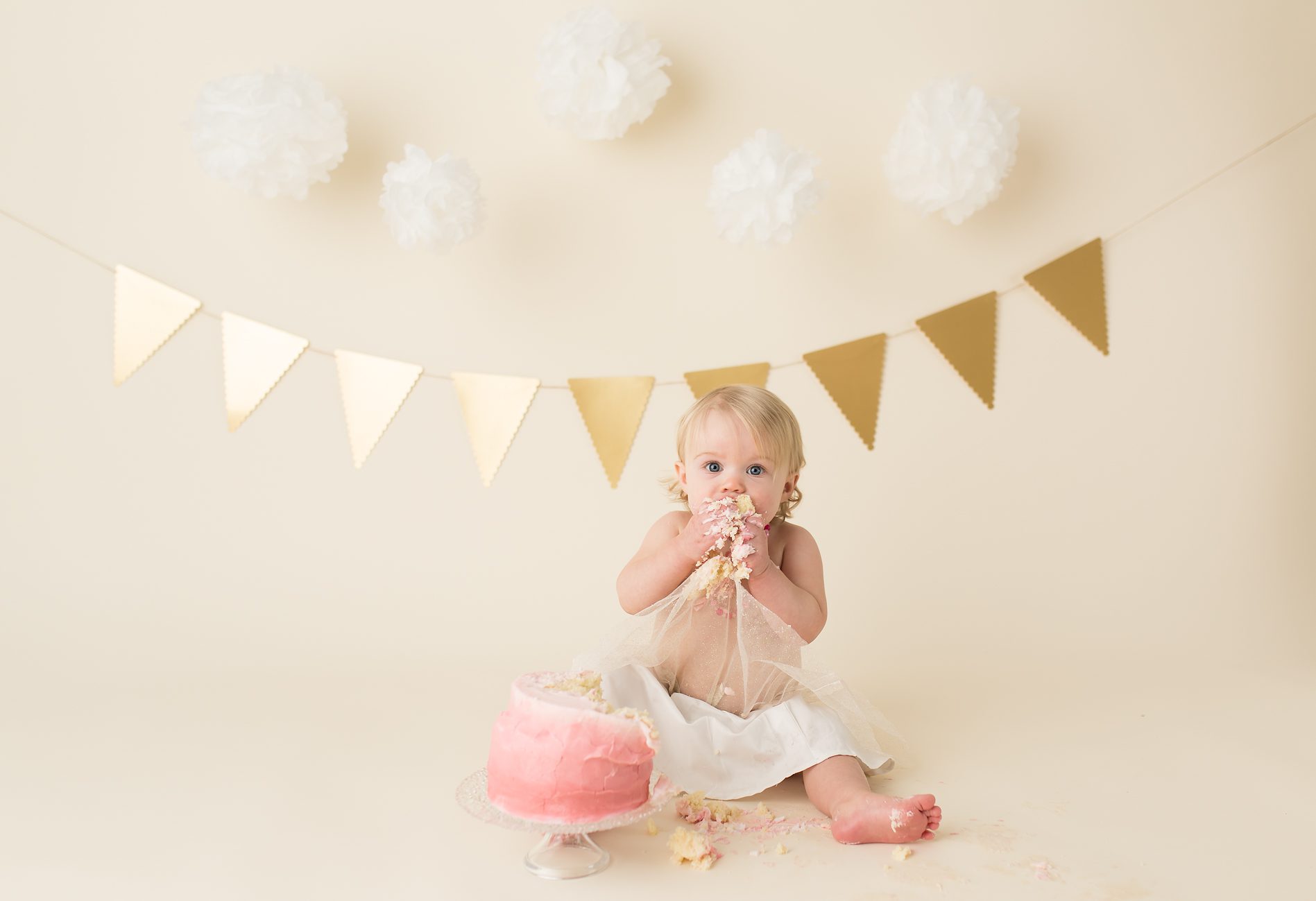 Guelph Cake Smash session child photographer Yellow Brick Road Photography