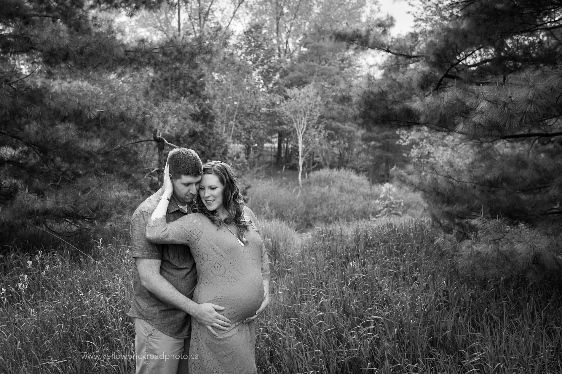Guelph maternity photos expecting couple Yellow Brick Road Photography