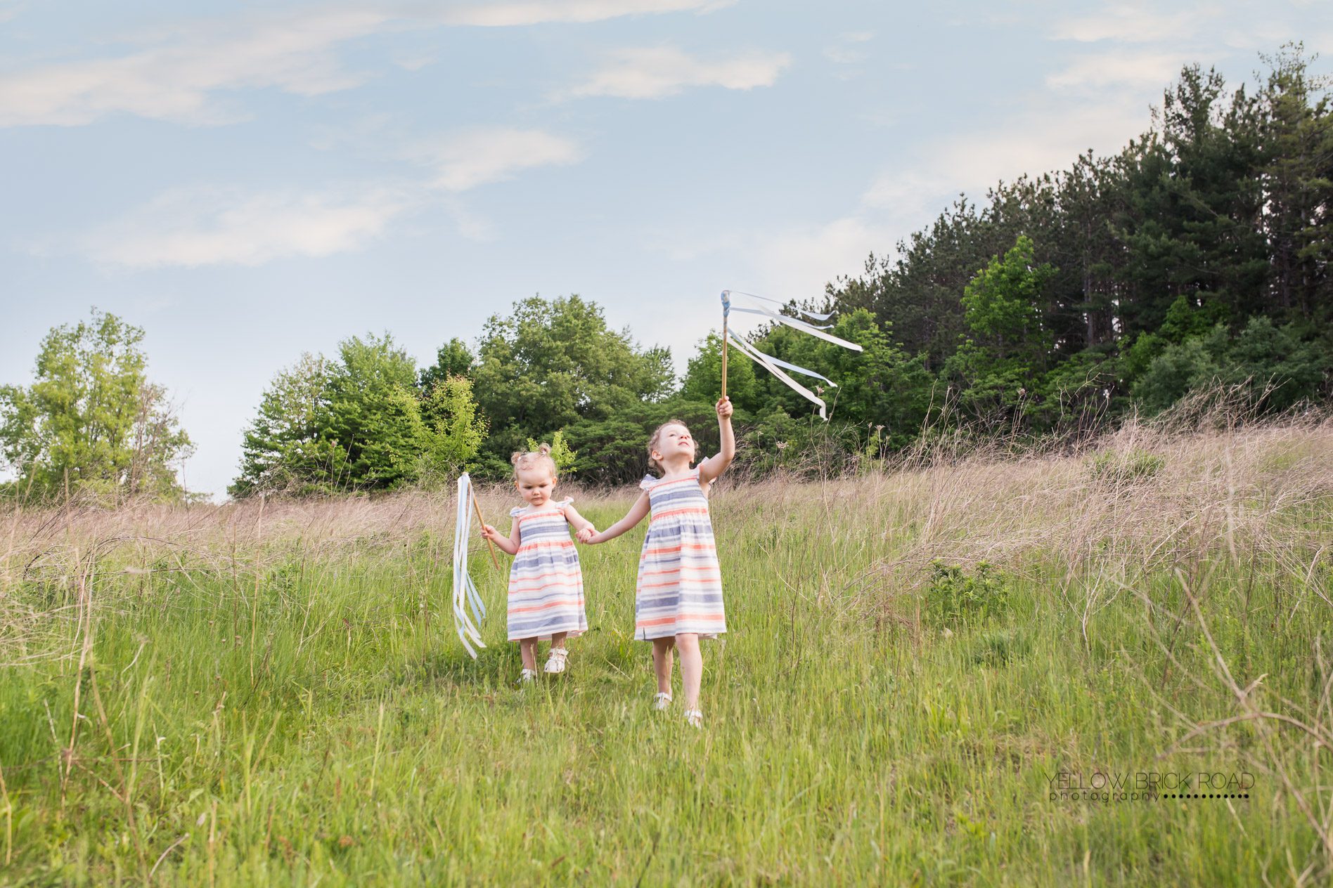Huron Natural Area Kitchener Family Portrait www.yellowbrickroadphoto.ca