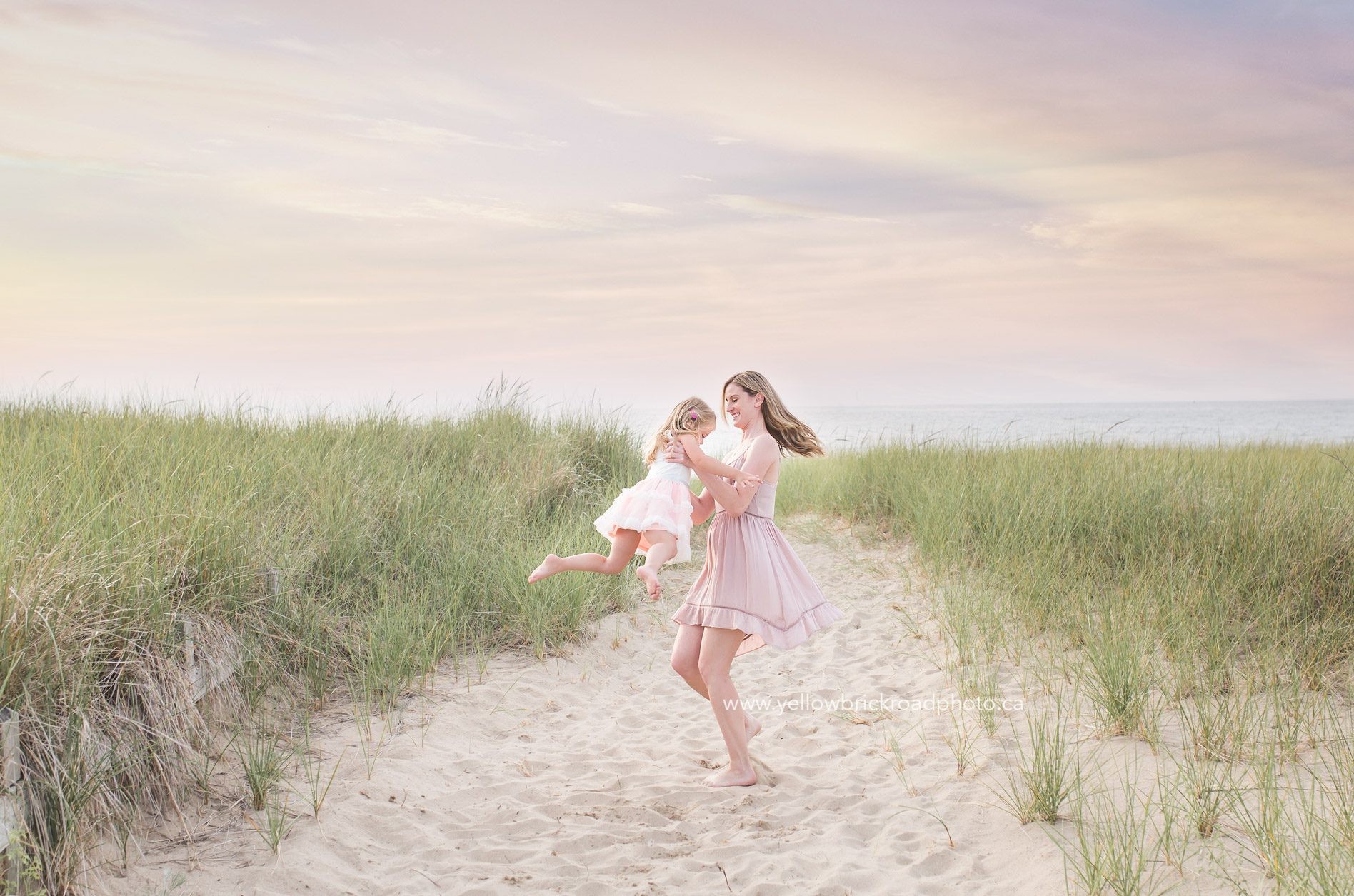 Southampton Ontario Beach portraits Family session