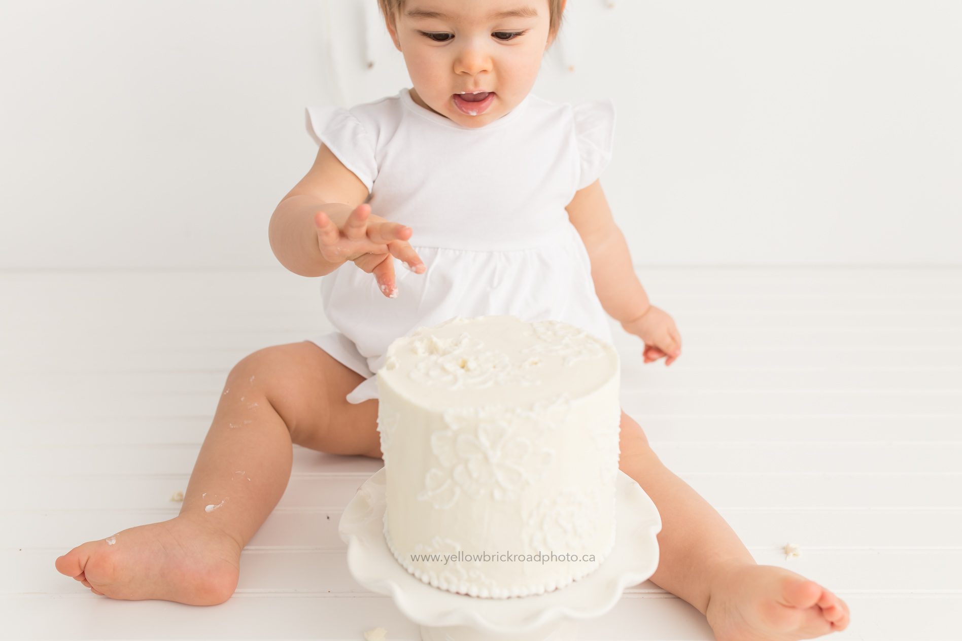 First Birthday Photography White Cake Smash Session www.yellowbrickroadphoto.ca