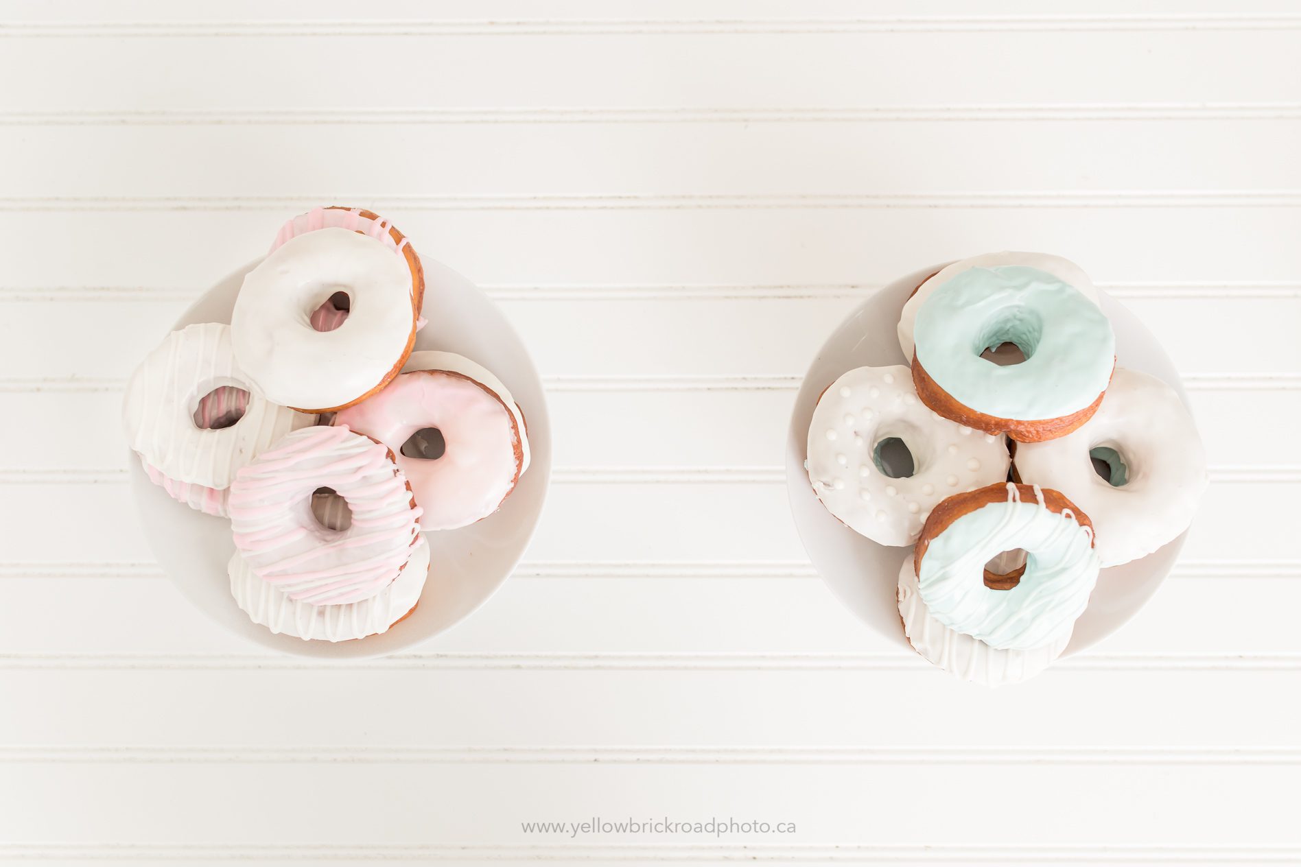 Twins First Birthday Guelph Twin Photographer Donut Smash www.yellowbrickroadphoto.ca