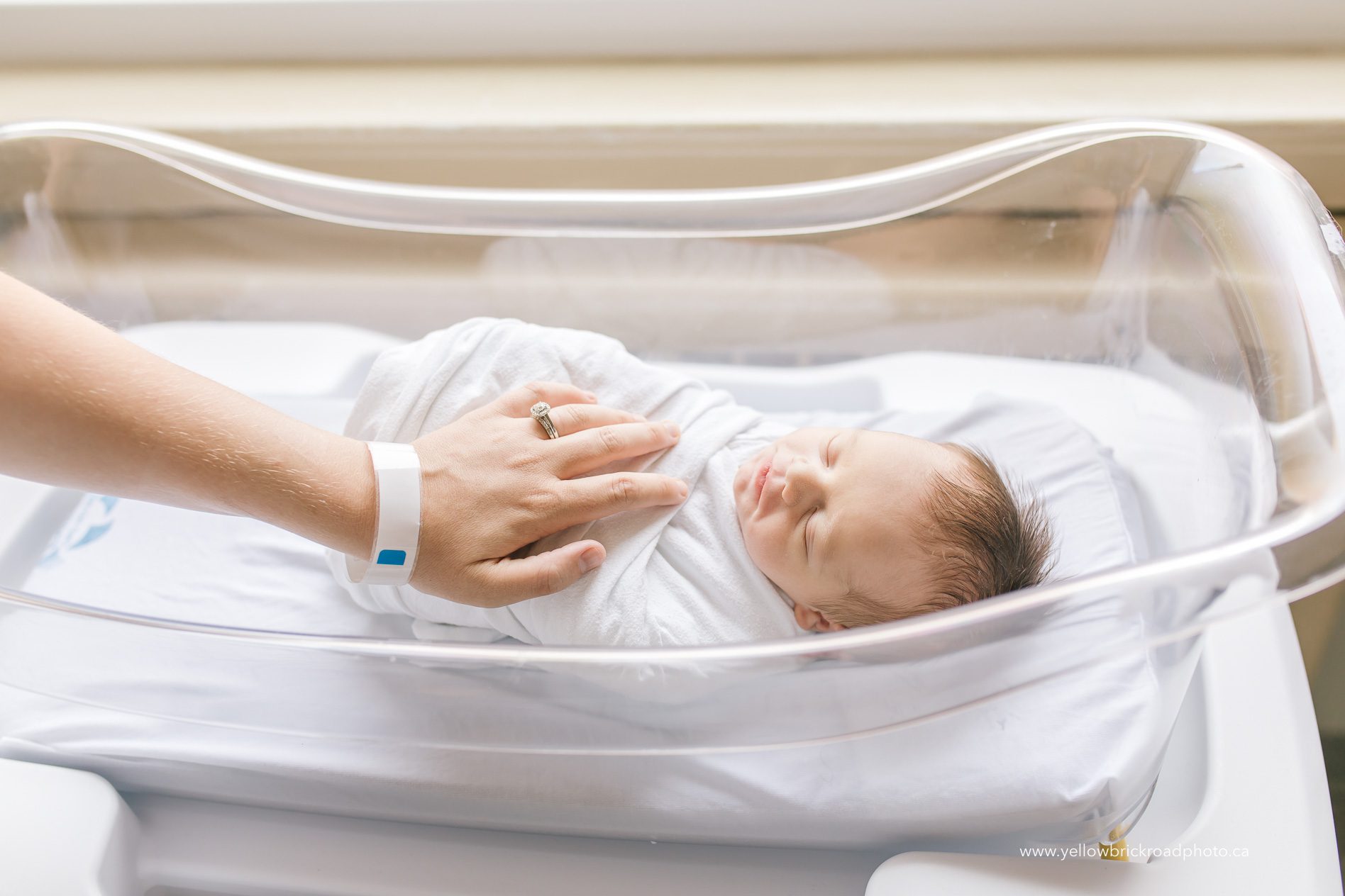 Fresh 48 Newborn Photographer